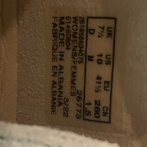 Clarks women’s colourful Wallabee shoes, size 10. - Picture 7 of 7